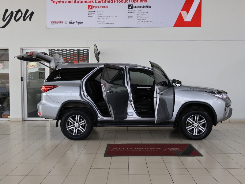 TOYOTA FORTUNER 2.4GD-6 R/B A/T - 17 