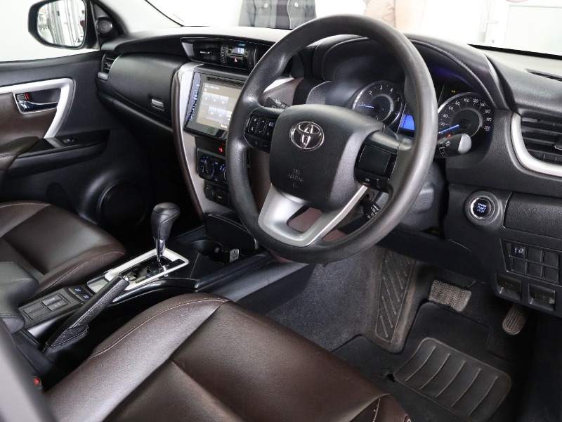 TOYOTA FORTUNER 2.4GD-6 R/B A/T - 28 