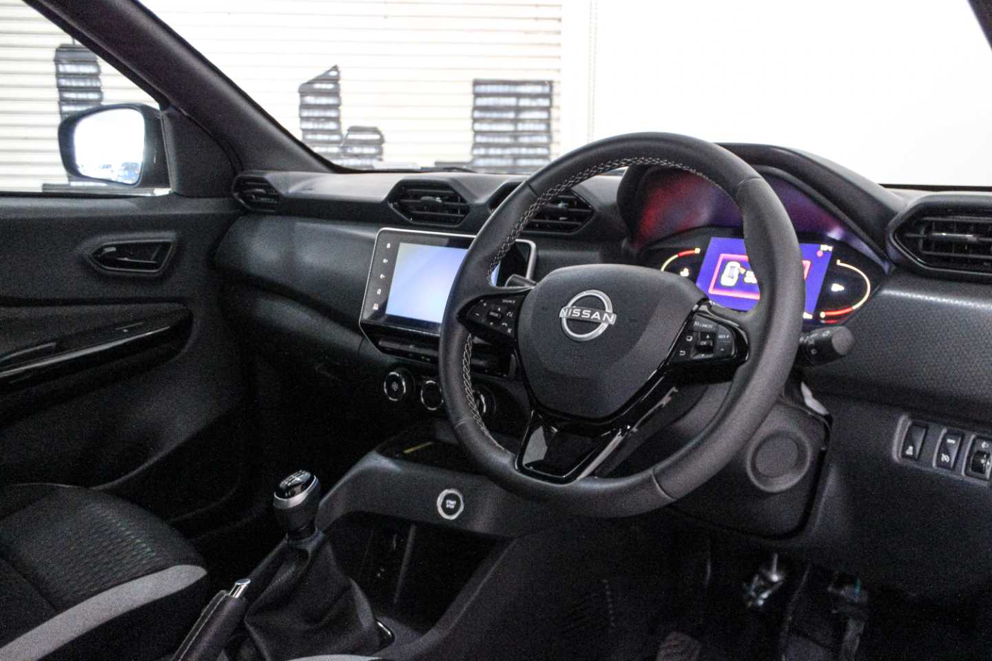 NISSAN MAGNITE KURO 1.0T - 13 