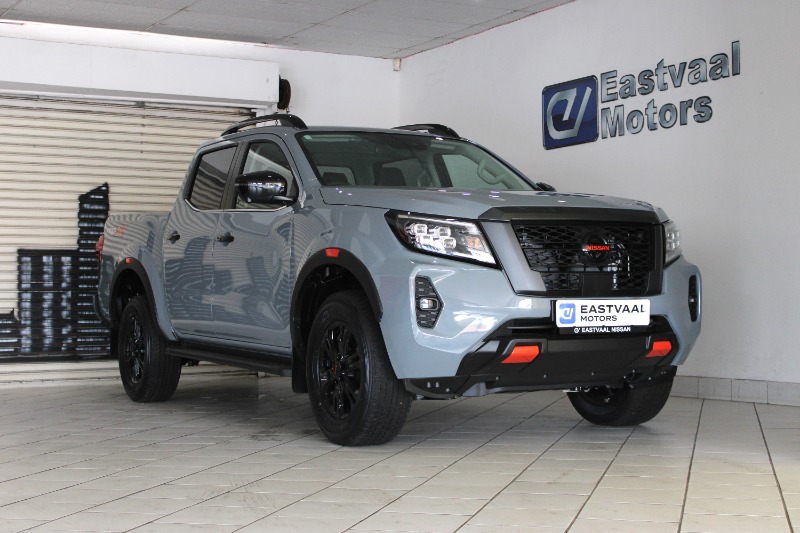 NISSAN NAVARA 2.5DDTI PRO-4X 4X4 A/T D/C P/U for Sale in South Africa