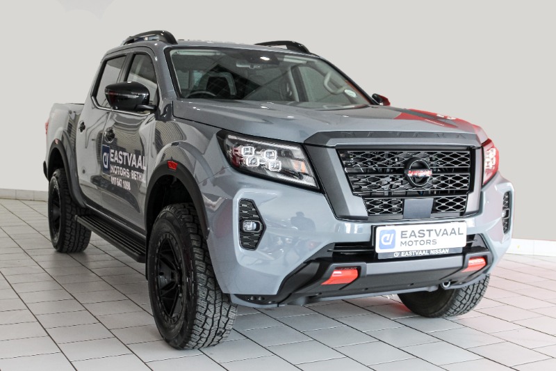 NISSAN NAVARA 2.5DDTI PRO-4X 4X4 A/T D/C P/U - 0 