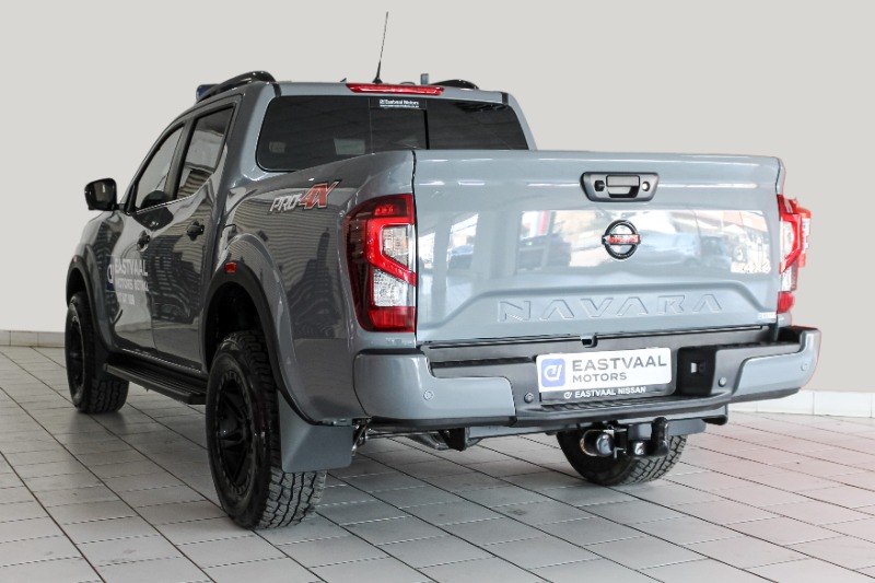 NISSAN NAVARA 2.5DDTI PRO-4X 4X4 A/T D/C P/U - 4 