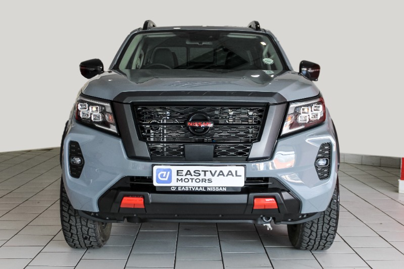 NISSAN NAVARA 2.5DDTI PRO-4X 4X4 A/T D/C P/U - 1 