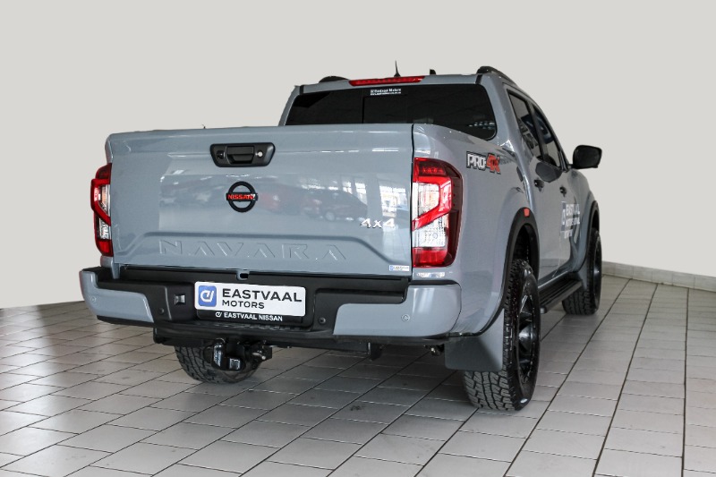 NISSAN NAVARA 2.5DDTI PRO-4X 4X4 A/T D/C P/U - 6 