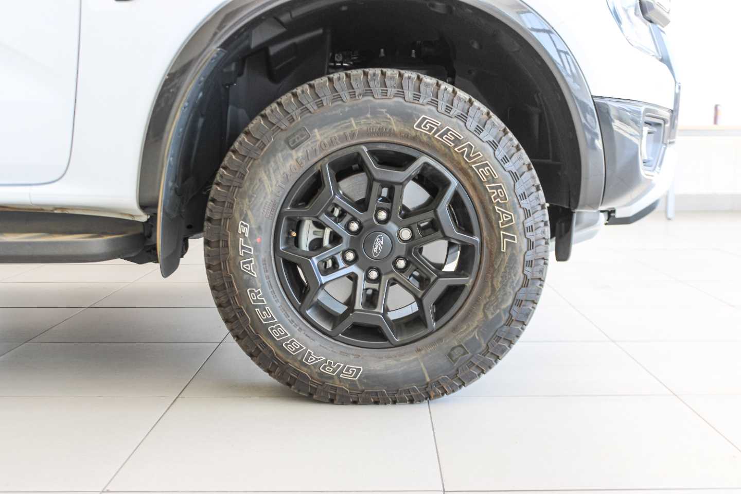 FORD RANGER 2.0D BI-TURBO TREMOR 4X4 A/T D/C P/U - 11 