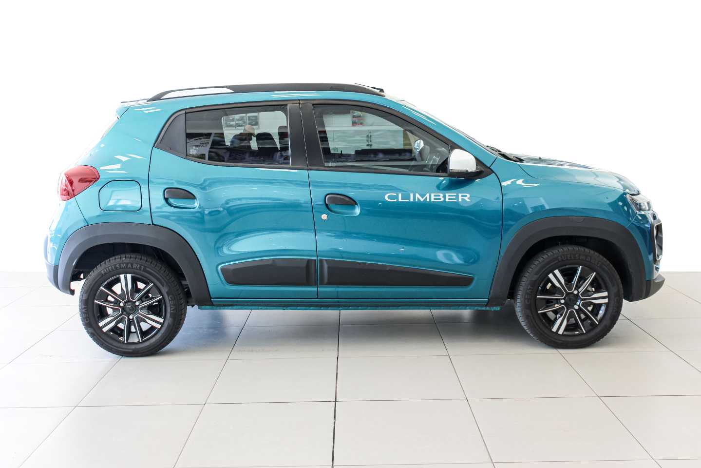 RENAULT KWID 1.0 CLIMBER 5DR AMT - 8 