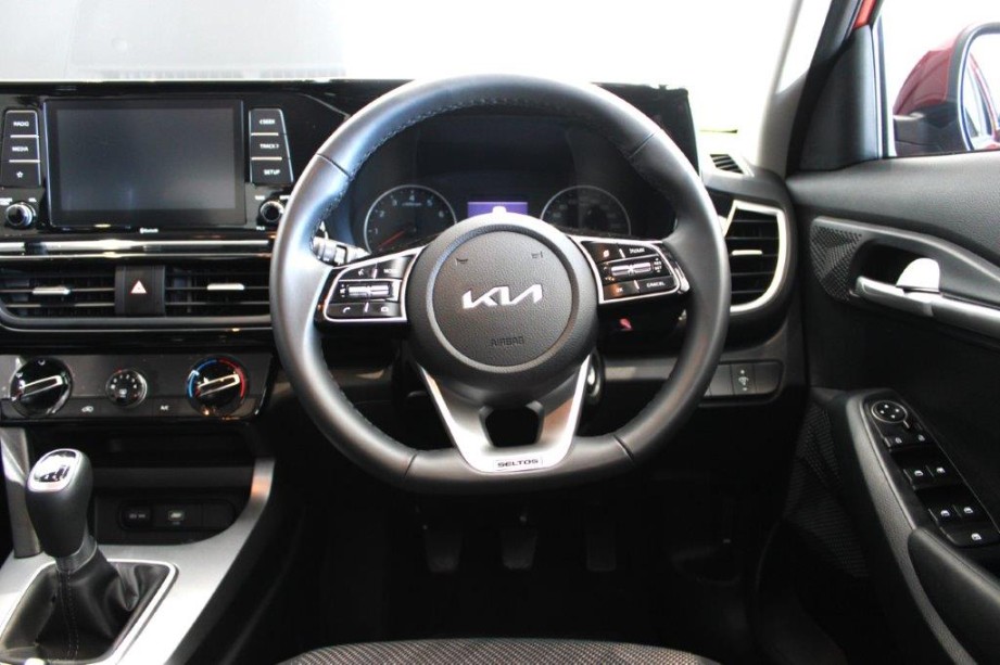 KIA SELTOS 1.6 EX - 17 