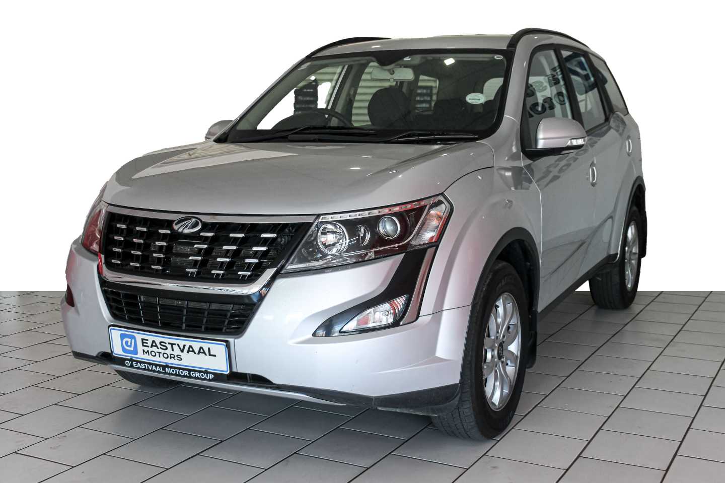 MAHINDRA XUV 500 2.2D MHAWK A/T (W6) 7 SEAT - 5 