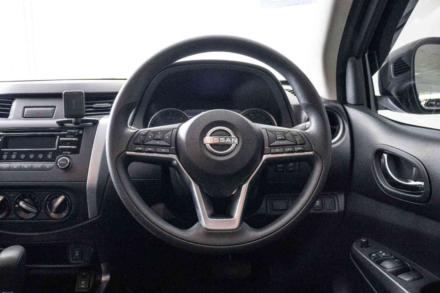 NISSAN NAVARA 2.5DDTI SE PLUS D/C P/U - 14 