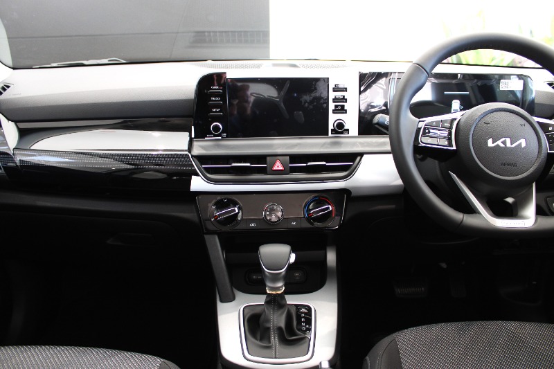 KIA SELTOS 1.5 LX CVT - 16 