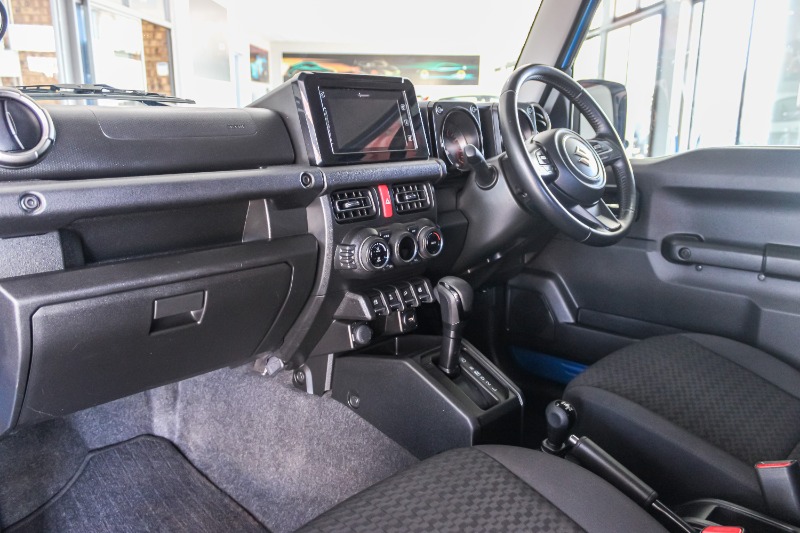 SUZUKI JIMNY 1.5 GLX A/T - 16 