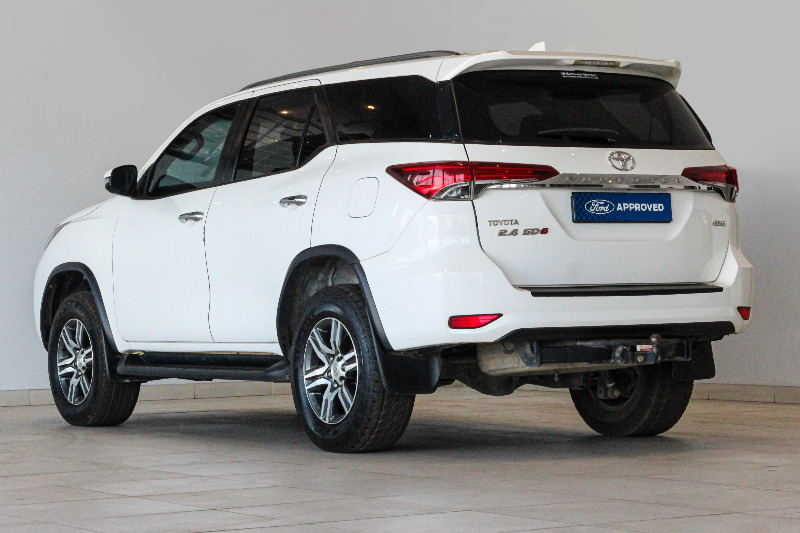 TOYOTA FORTUNER 2.4GD-6 4X4 A/T - 4 