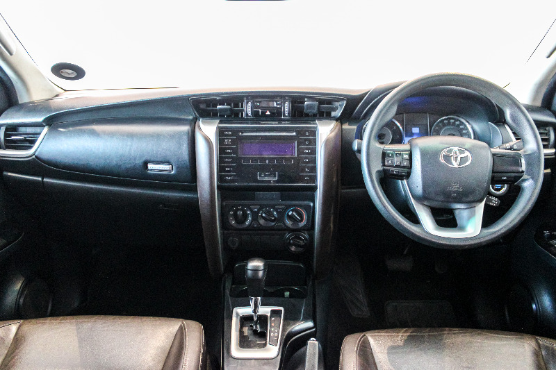 TOYOTA FORTUNER 2.4GD-6 4X4 A/T - 16 