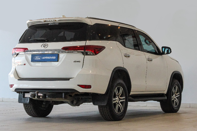 TOYOTA FORTUNER 2.4GD-6 4X4 A/T - 6 