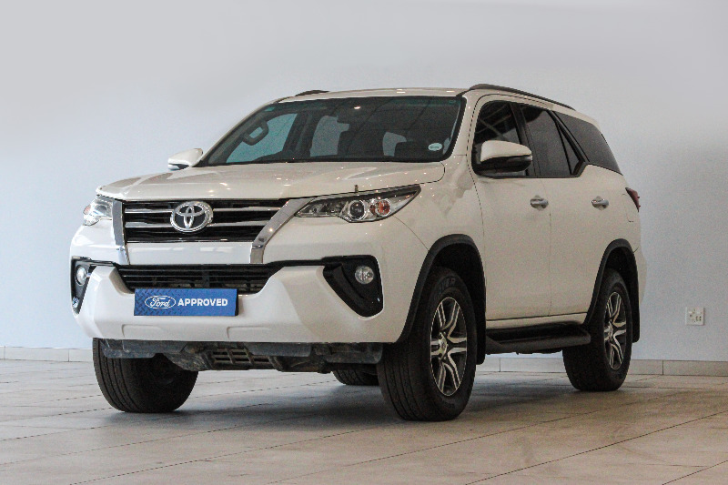 TOYOTA FORTUNER 2.4GD-6 4X4 A/T - 2 