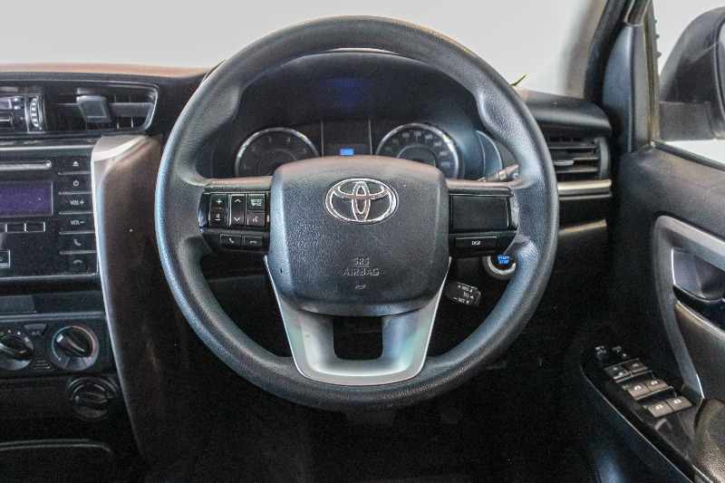 TOYOTA FORTUNER 2.4GD-6 4X4 A/T - 17 