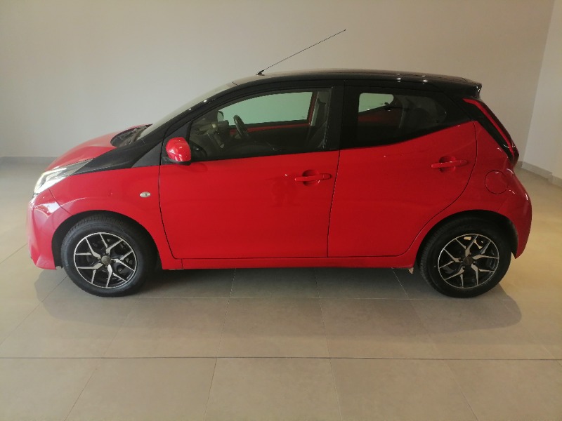 TOYOTA Aygo X-Play Black (52B) - 3 