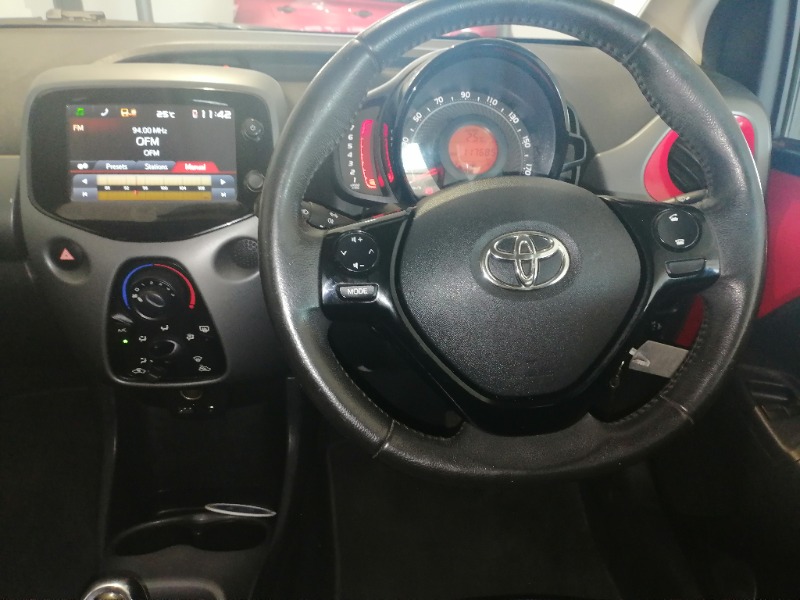 TOYOTA Aygo X-Play Black (52B) - 8 