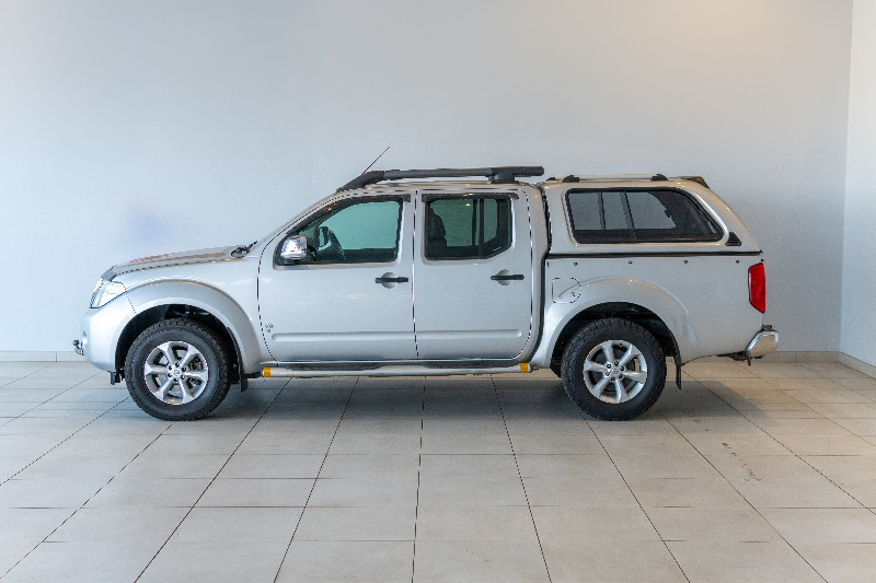 NISSAN NAVARA 3.0 dCi  LE A/T 4X4 P/U D/C - 6 