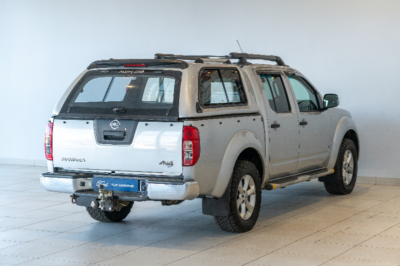 NISSAN NAVARA 3.0 dCi  LE A/T 4X4 P/U D/C - 3 