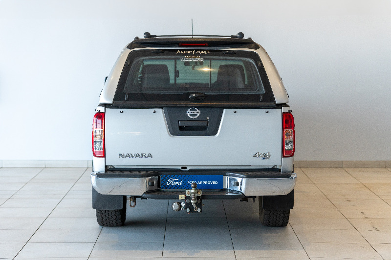 NISSAN NAVARA 3.0 dCi  LE A/T 4X4 P/U D/C - 4 