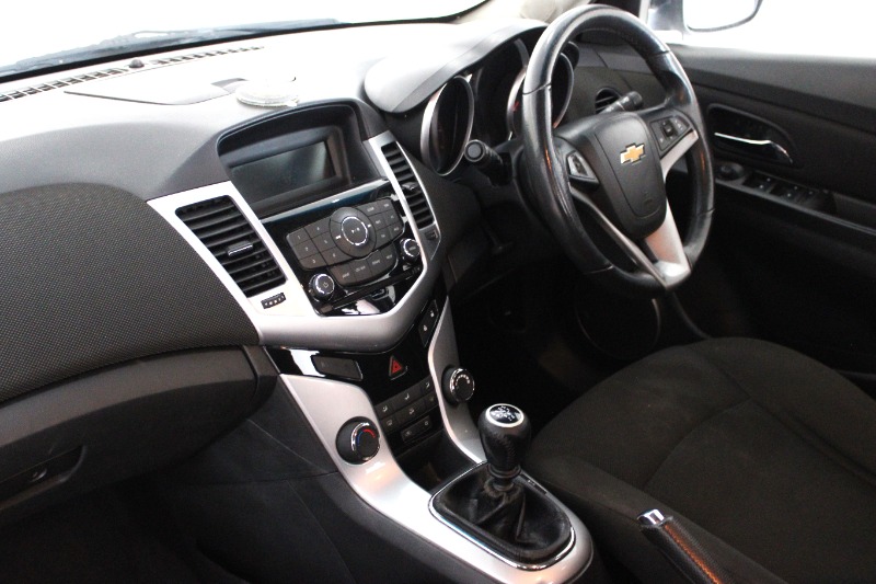 CHEVROLET CRUZE 1.6 LS - 15 