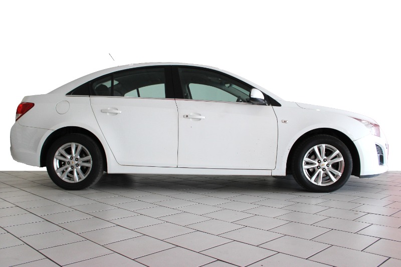 CHEVROLET CRUZE 1.6 LS - 6 