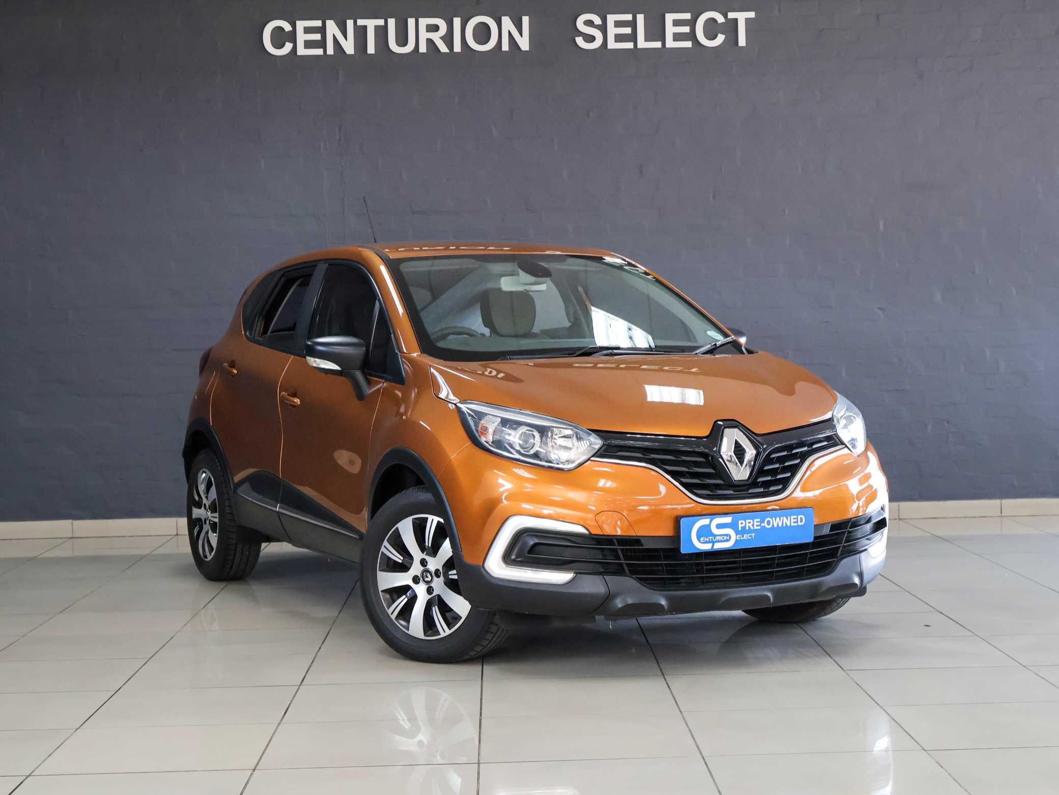 Renault Captur 900T Blaze 5 Door