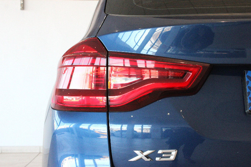 BMW X3 xDRIVE 20d M-SPORT (G01) - 9 