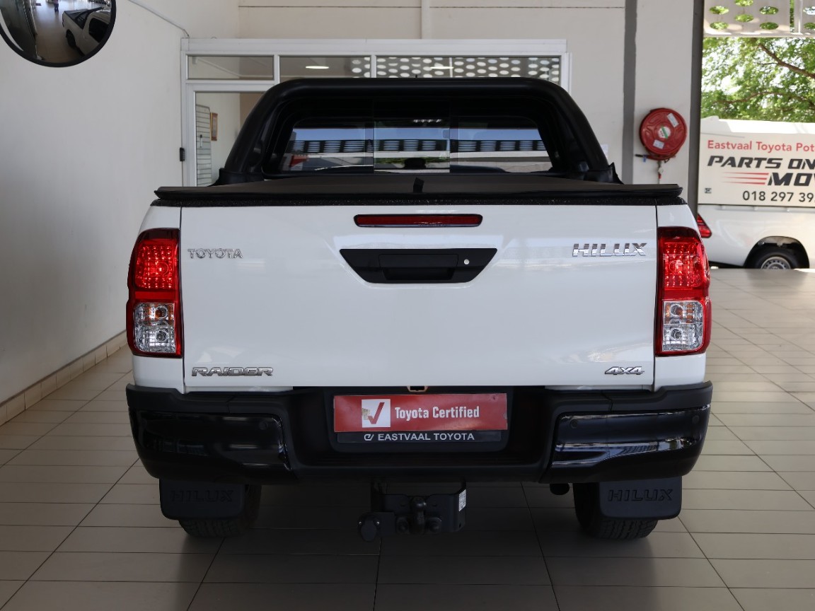 TOYOTA HILUX 2.4 GD-6 RAIDER 4X4 A/T P/U D/C - 4 