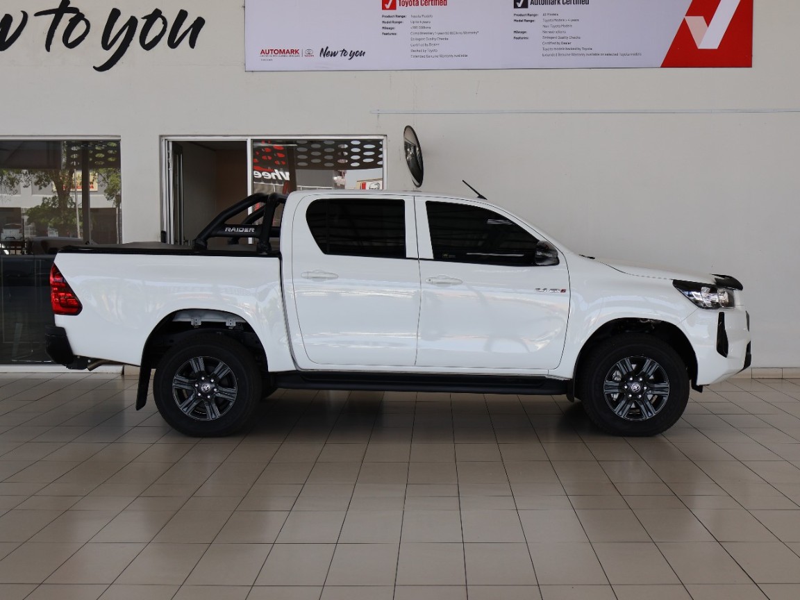 TOYOTA HILUX 2.4 GD-6 RAIDER 4X4 A/T P/U D/C - 5 