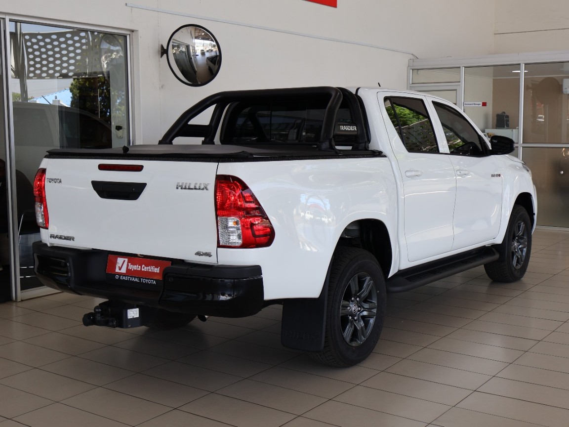 TOYOTA HILUX 2.4 GD-6 RAIDER 4X4 A/T P/U D/C - 3 