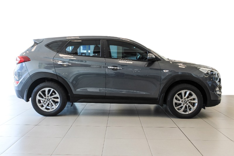 HYUNDAI TUCSON 2.0 PREMIUM A/T - 6 