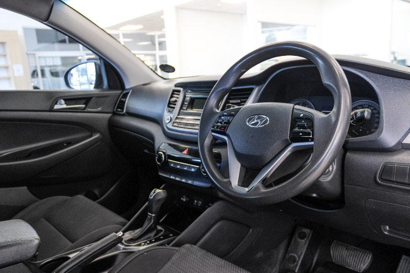 HYUNDAI TUCSON 2.0 PREMIUM A/T - 13 