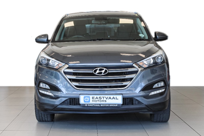 HYUNDAI TUCSON 2.0 PREMIUM A/T - 2 