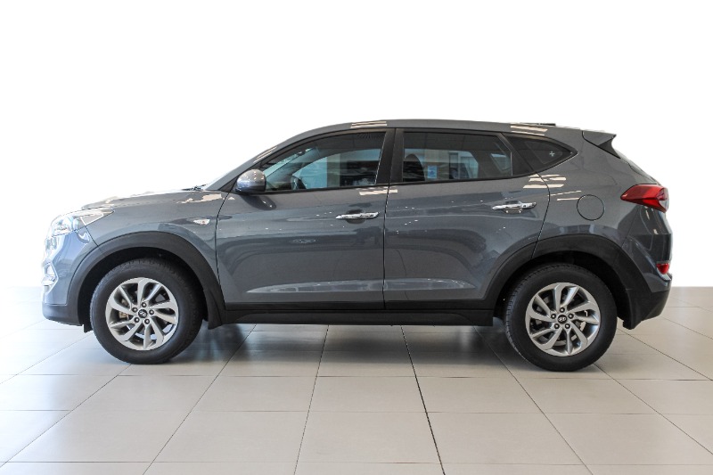 HYUNDAI TUCSON 2.0 PREMIUM A/T - 7 