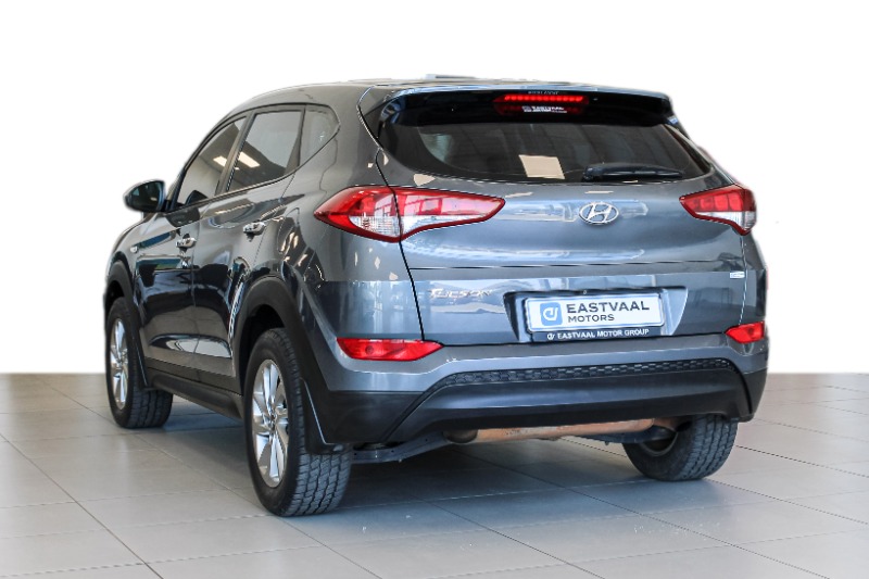 HYUNDAI TUCSON 2.0 PREMIUM A/T - 4 