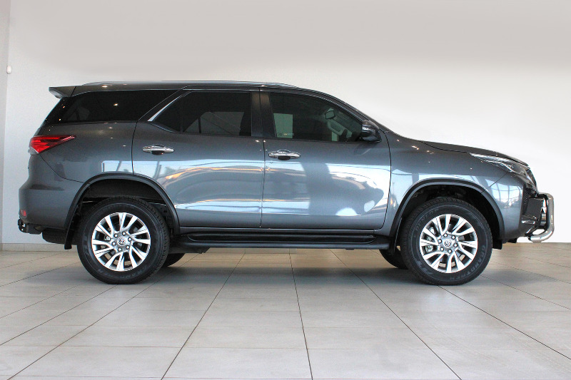 TOYOTA FORTUNER 2.8 GD6 4X4 AT - 6 