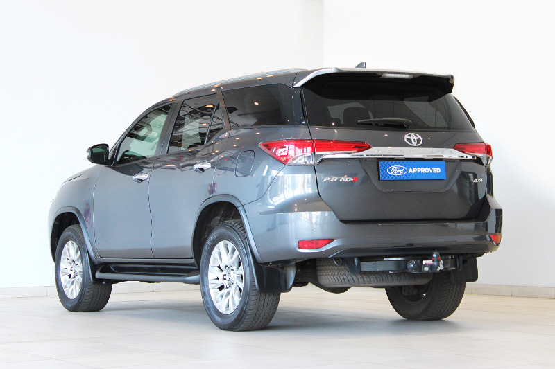 TOYOTA FORTUNER 2.8 GD6 4X4 AT - 3 