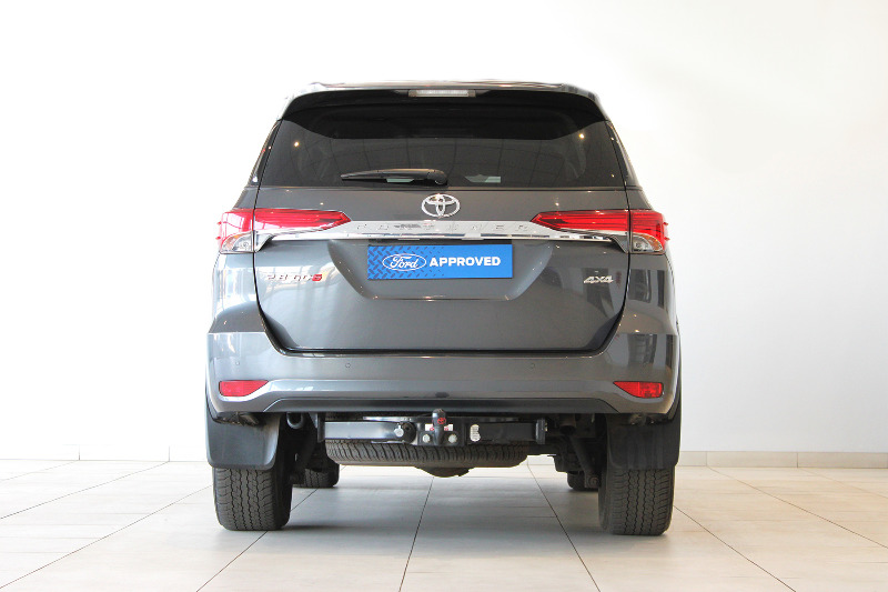 TOYOTA FORTUNER 2.8 GD6 4X4 AT - 4 