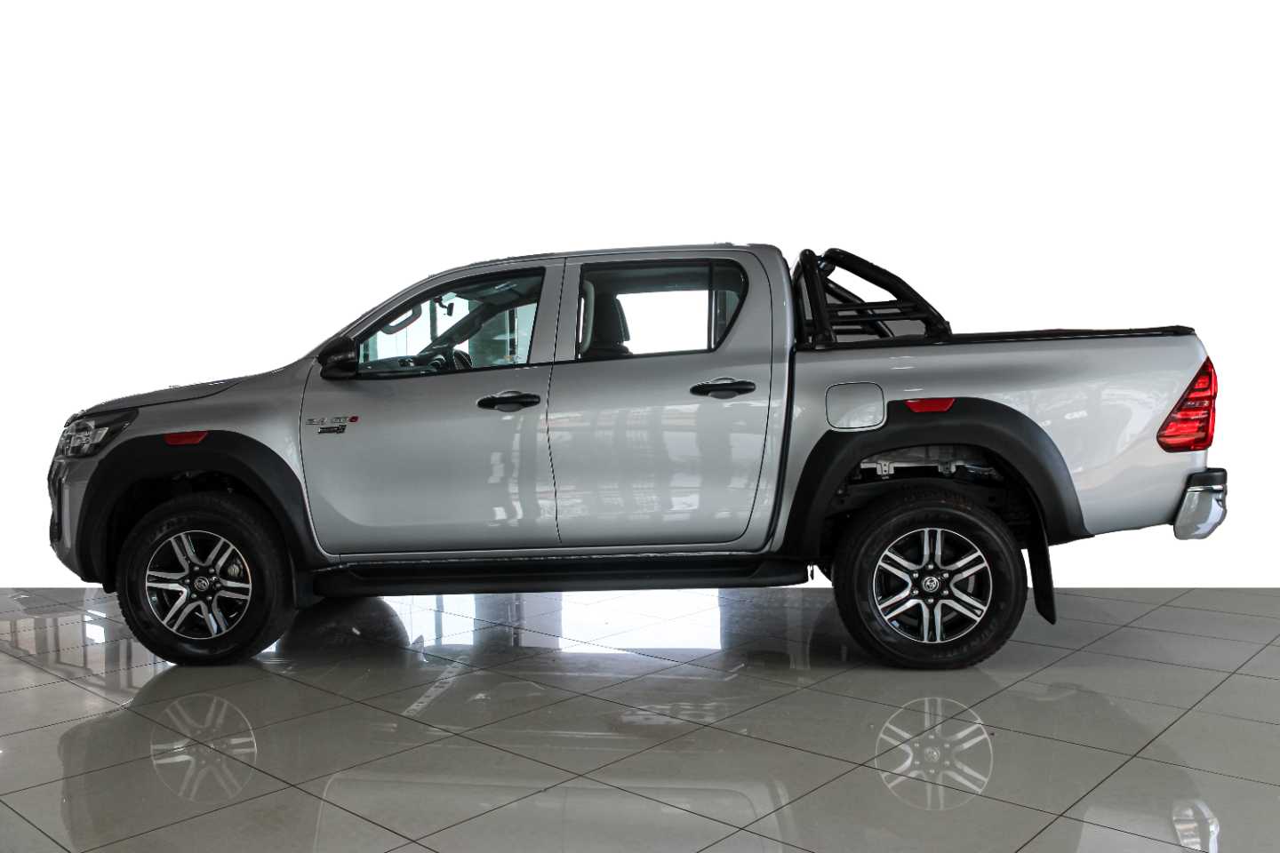 TOYOTA HILUX 2.4 GD-6 RAIDER X 4X4 P/U D/C - 5 