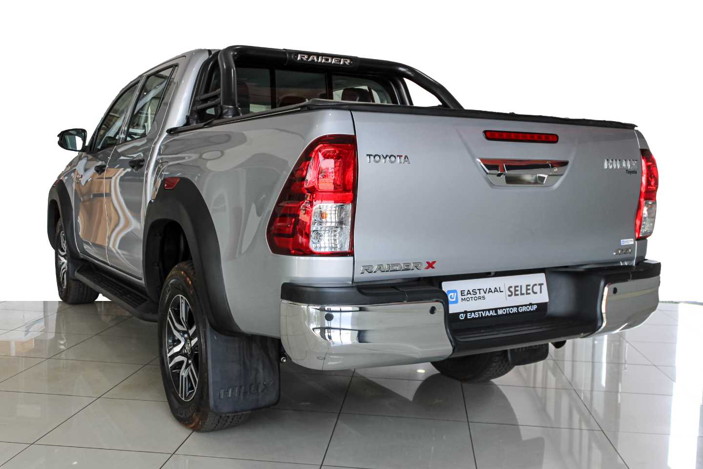 TOYOTA HILUX 2.4 GD-6 RAIDER X 4X4 P/U D/C - 4 