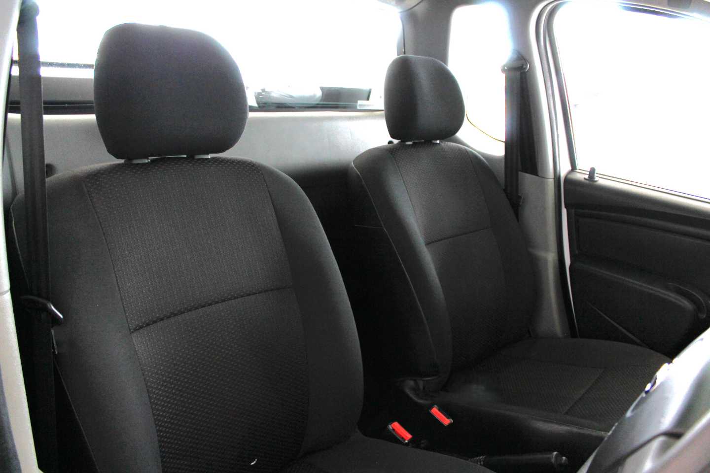 NISSAN NP200 1.6  A/C SAFETY PACK P/U S/C - 8 