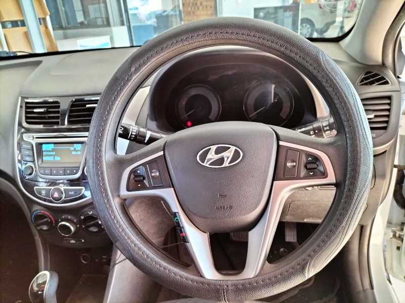 HYUNDAI ACCENT 1.6 GLS/FLUID A/T - 17 