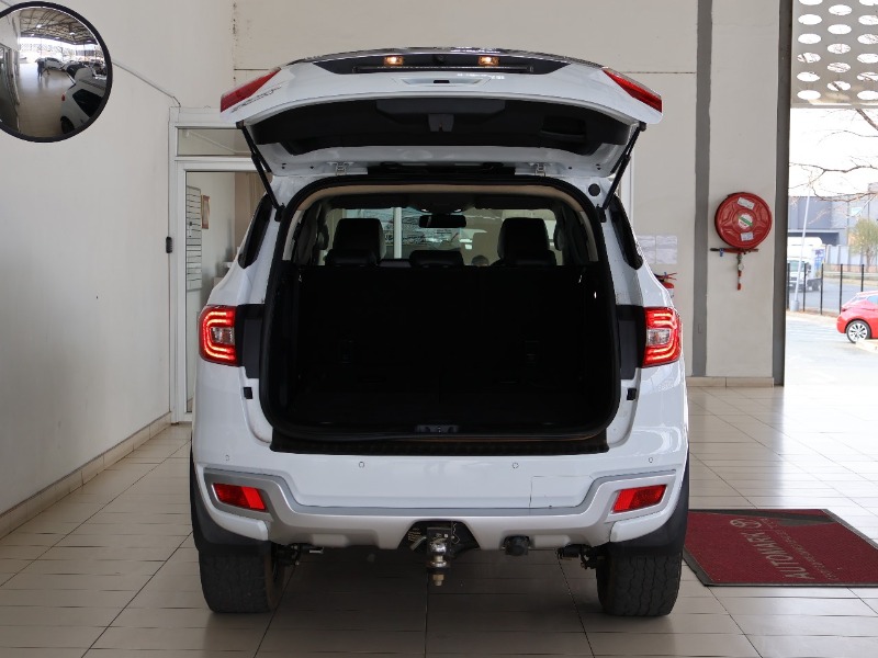 FORD EVEREST 2.0D BI-TURBO XLT A/T - 12 