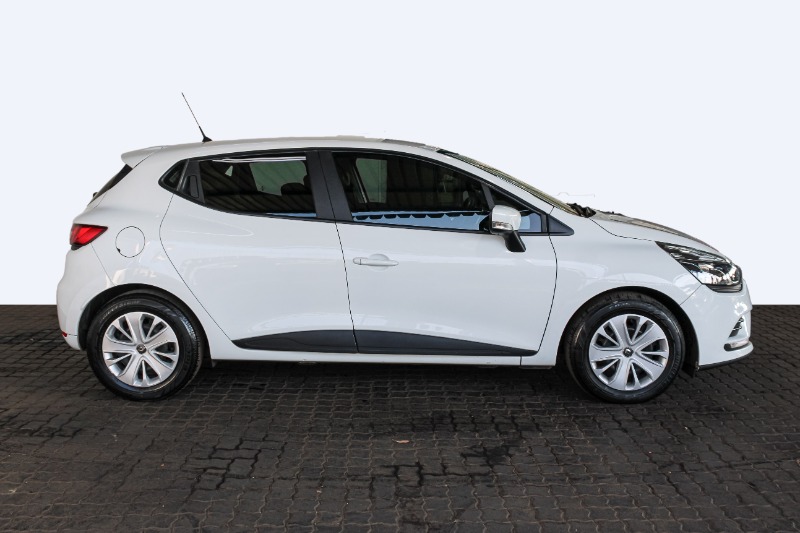 RENAULT CLIO IV 900T AUTHENTIQUE 5DR (66KW) - 10 