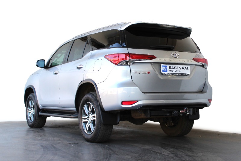 TOYOTA FORTUNER 2.4GD-6 R/B A/T - 5 