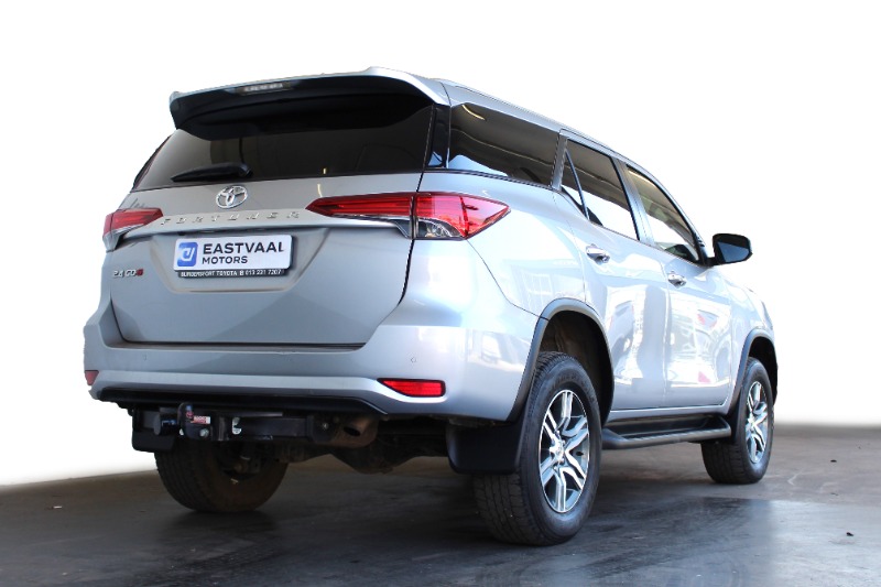 TOYOTA FORTUNER 2.4GD-6 R/B A/T - 6 