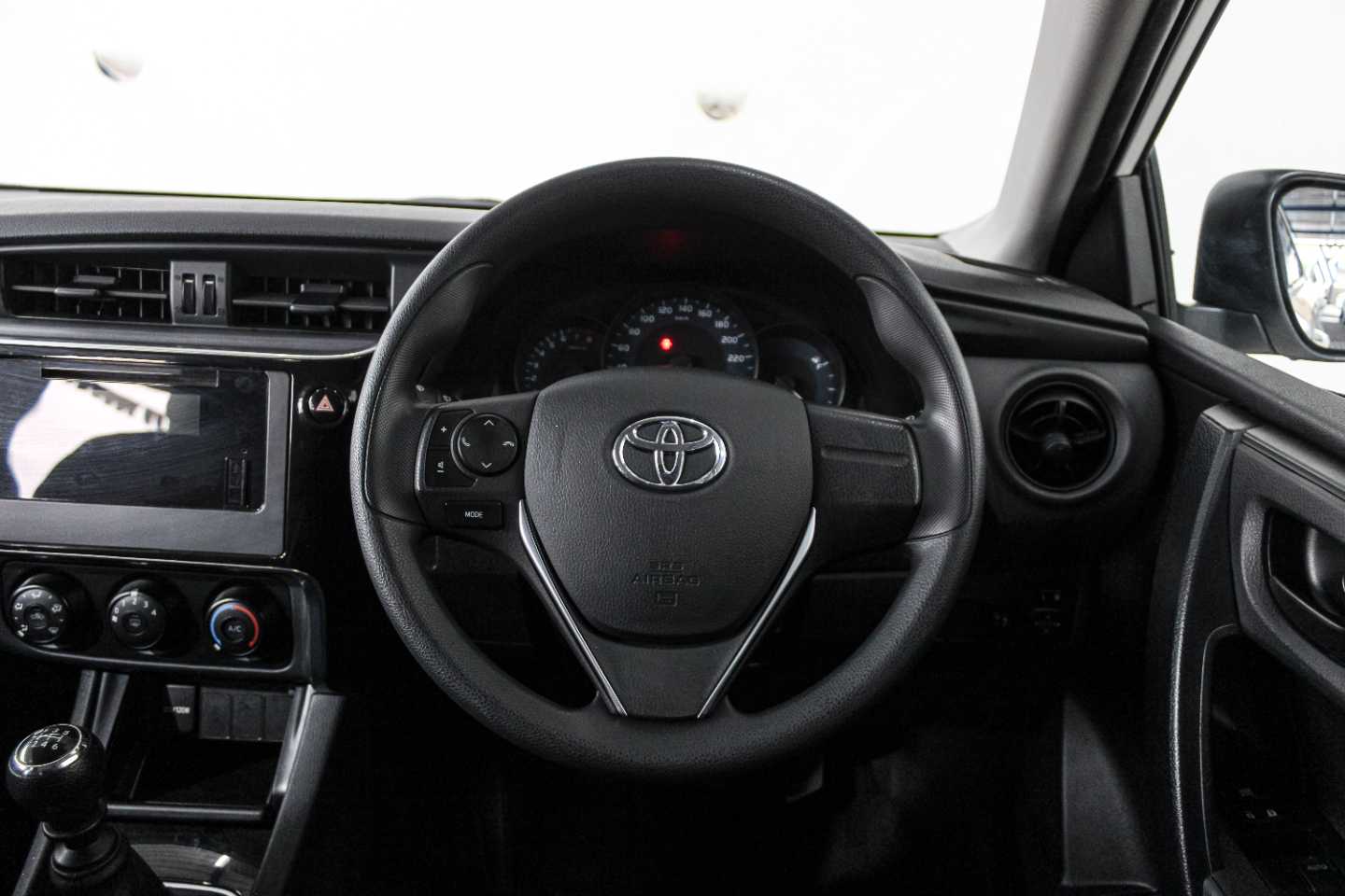 TOYOTA Corolla MT (B18) - 17 