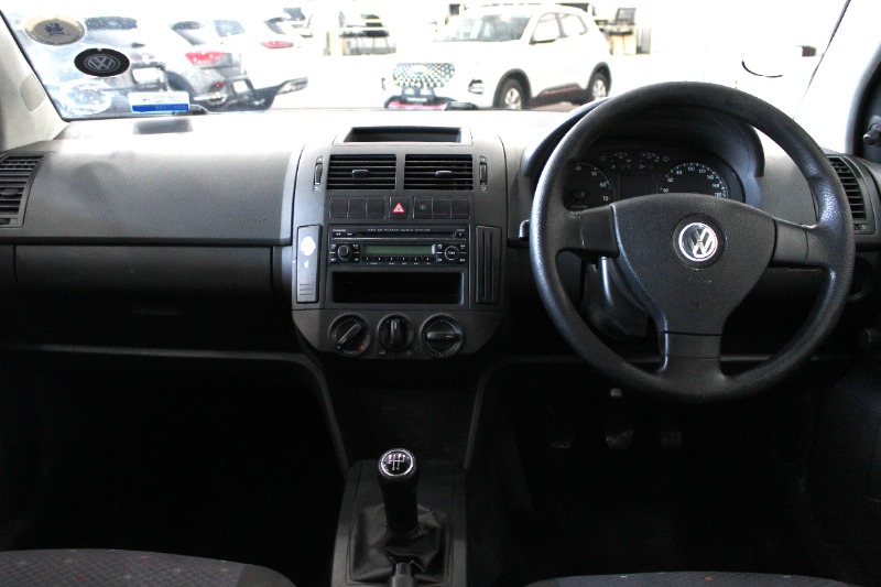 VOLKSWAGEN Polo 1.4 TRENDLINE - 15 